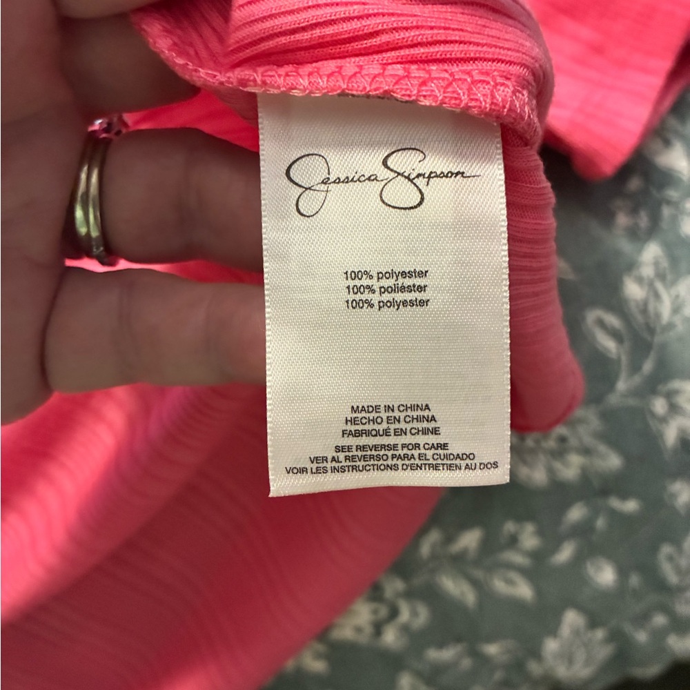 Jessica Simpson Coral V-Neck Rib Knit Short Sleeve Top - Picture 4 of 8